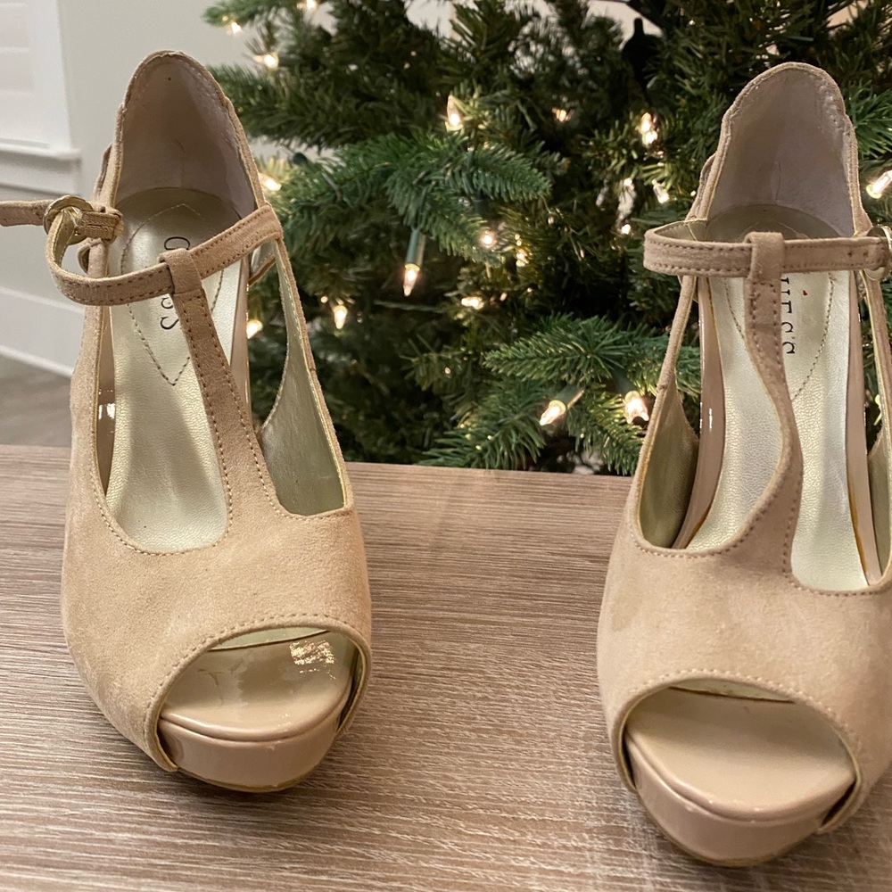 Guess peep toe nude heels